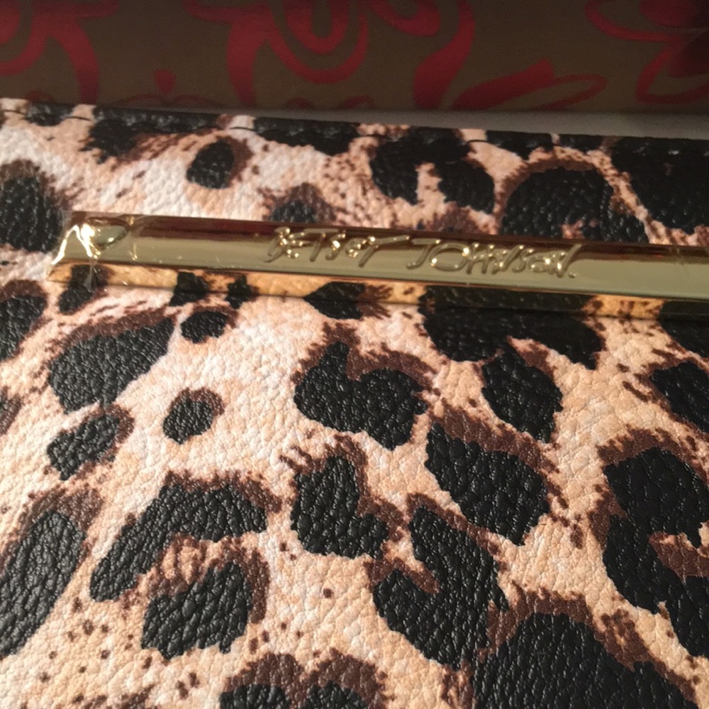 8”x4” Betsey Johnson leopard/ Red - Picture 7 of 8
